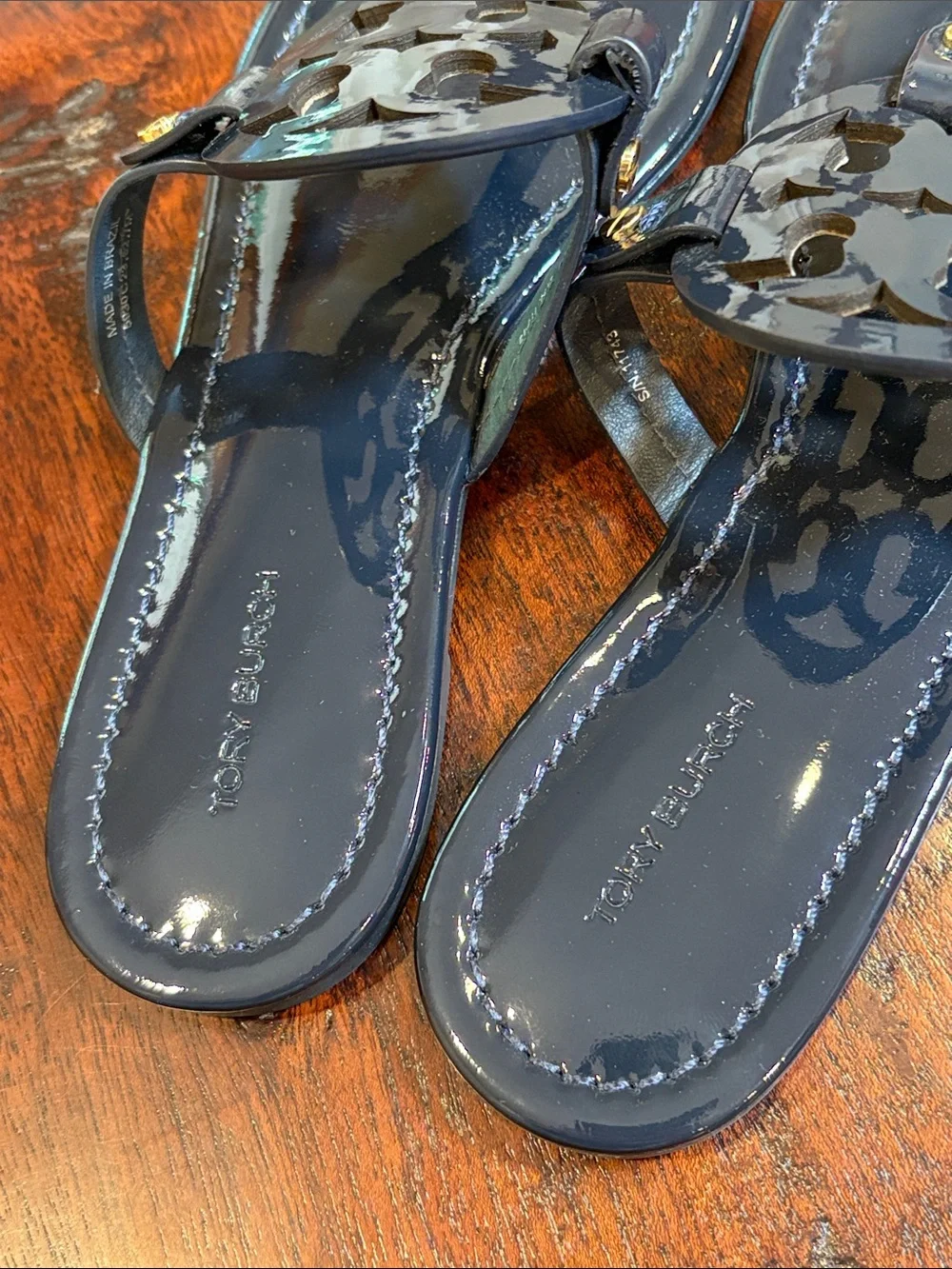 Tory Burch Miller Sandals Dark Navy Blue Patent Leather size 7 - Picture 4 of 9